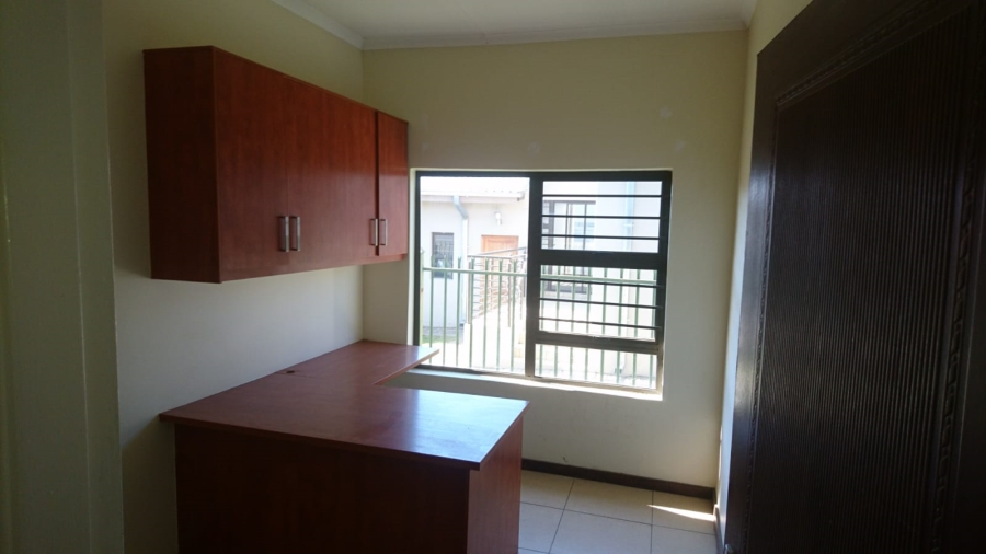 To Let 3 Bedroom Property for Rent in Hillside Free State